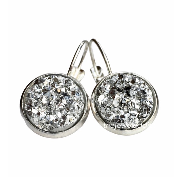 Jewelry - 3/$20⚡️Chunky silver Drusy style earrings